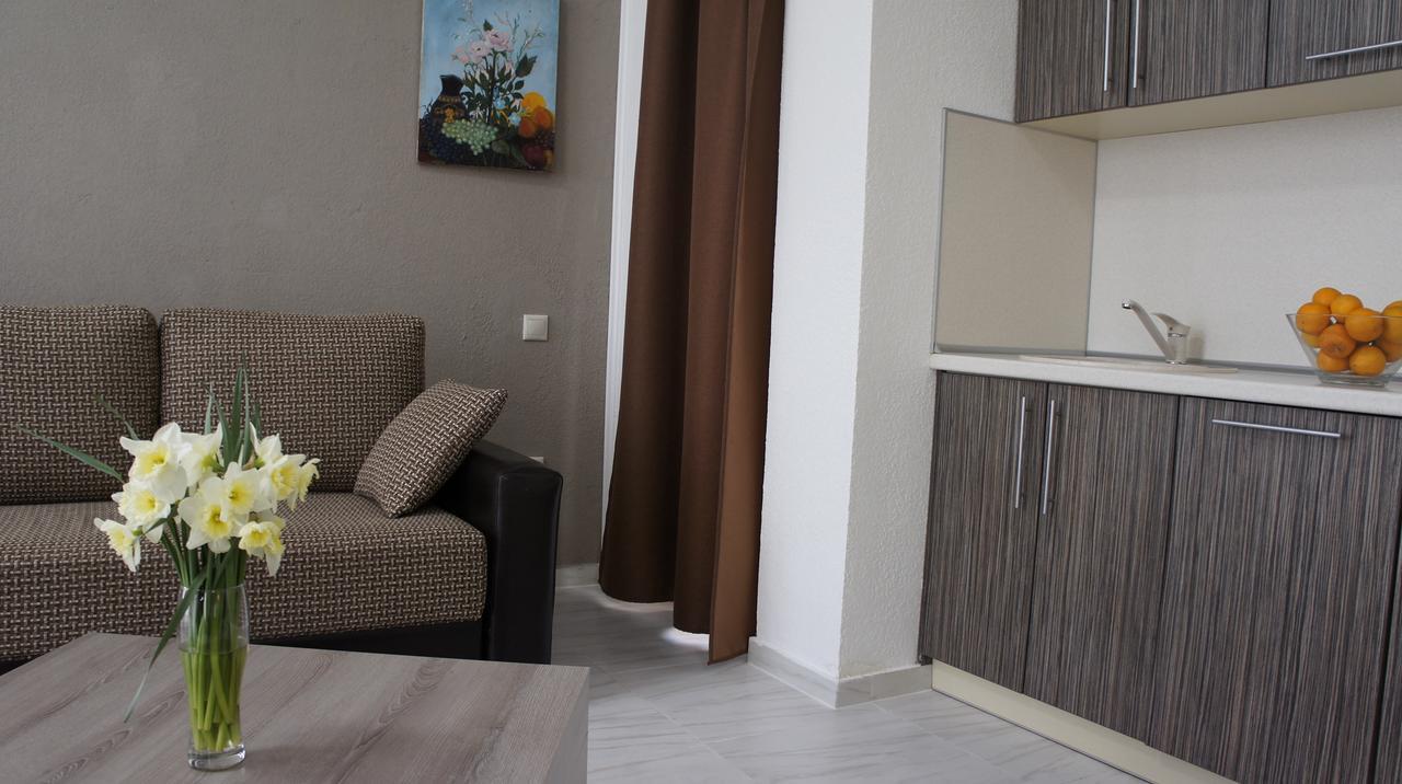 Hotel Bereg Evkaliptov Tsandrypsj Exteriör bild