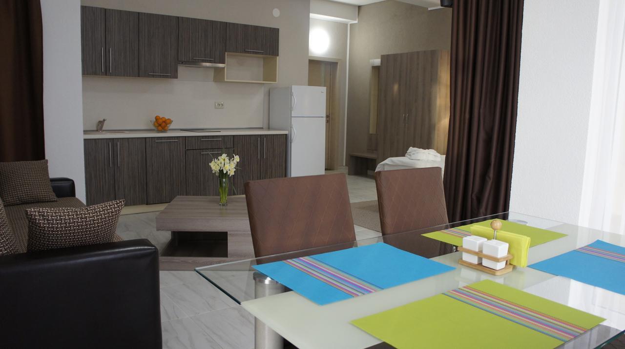 Hotel Bereg Evkaliptov Tsandrypsj Exteriör bild